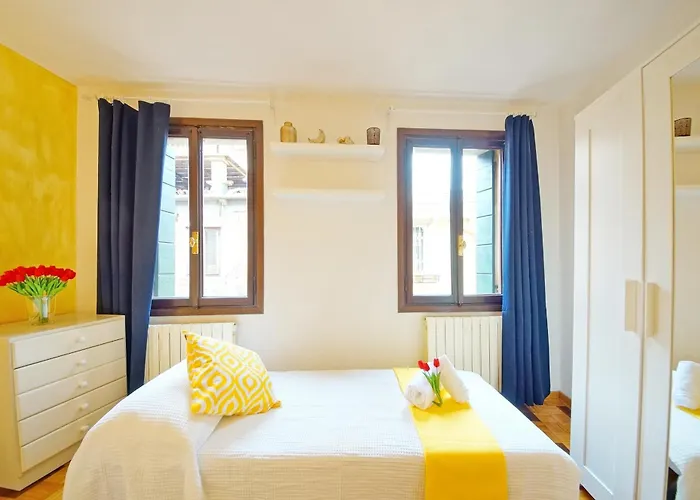 Calle Dei Fabbri Venedik